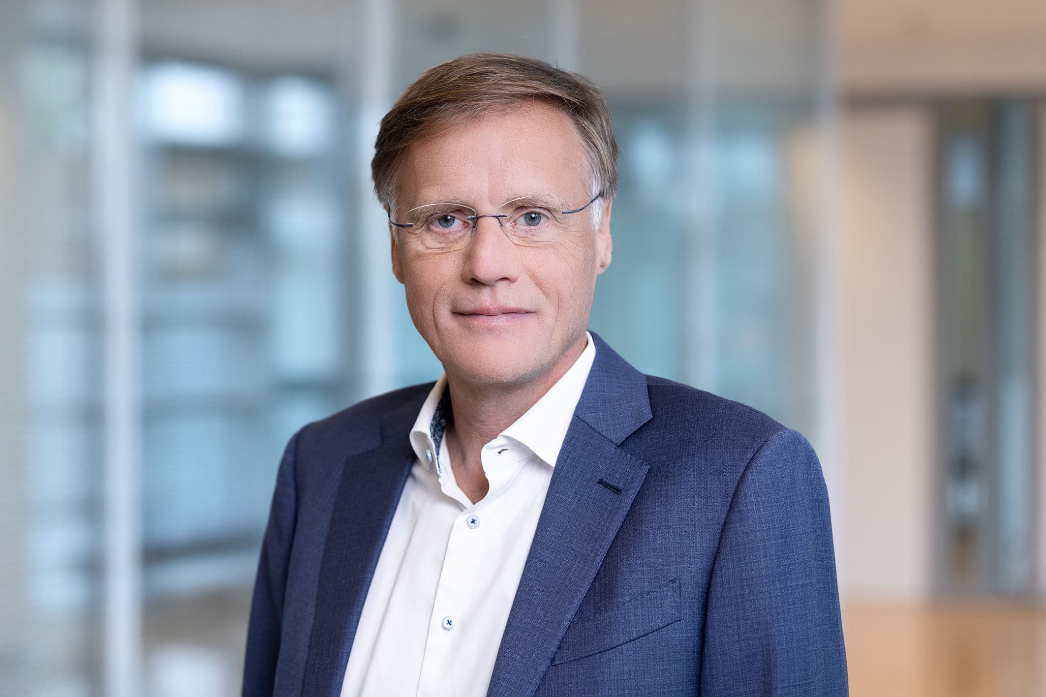 Jochen Hanebeck, CEO of Infineon Technologies, in a company portrait